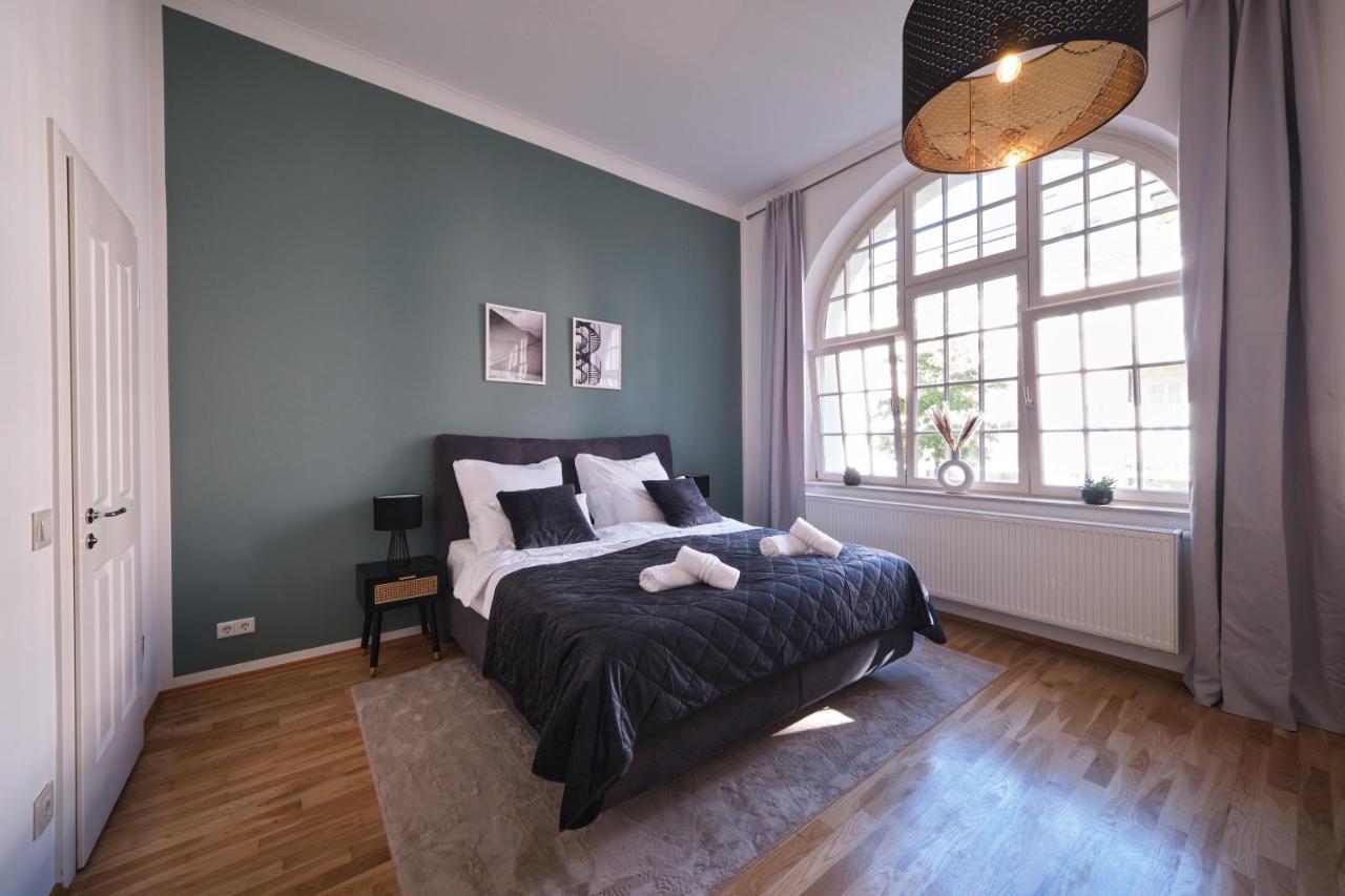 Historisches Deluxe Apartment Im Marianum Neuss Exterior photo